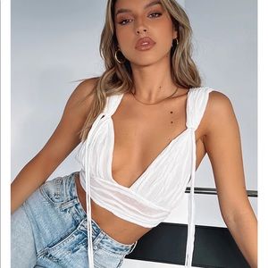 NEW with tags. White Fox Boutique Undercover Model Crop White Top. Size Small.